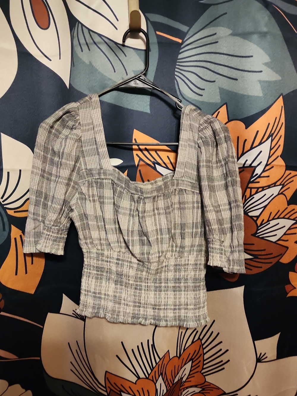 Universal Thread Gray Plaid Square-Neck Puff Sleeve Crop Top